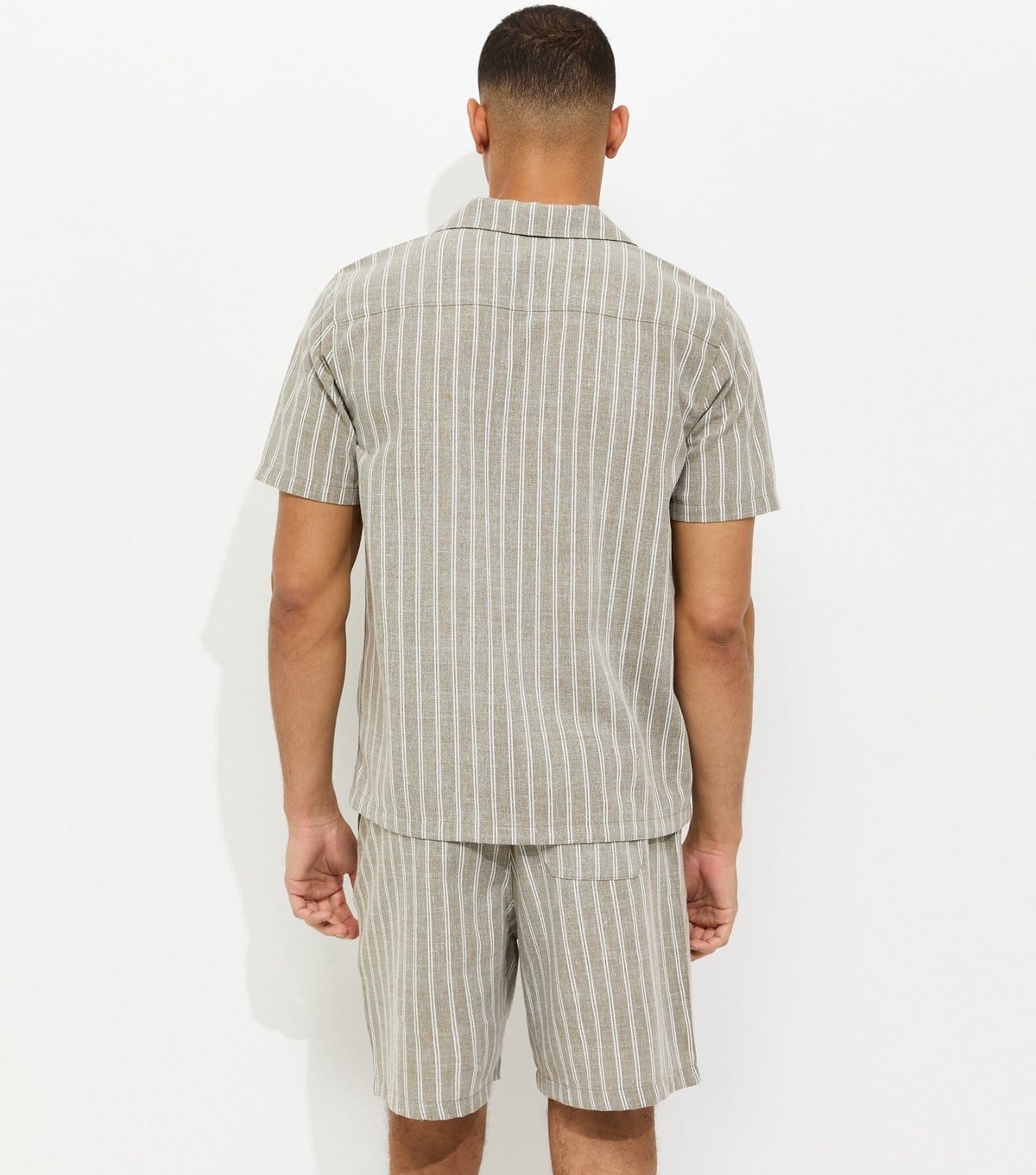 New Look Men's Green Short Sleeve Stripe Regular Longline Shirt New Look - 4