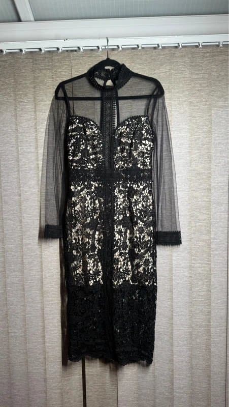 Love Triangle Love Triangle black lace mesh midi dress size L
