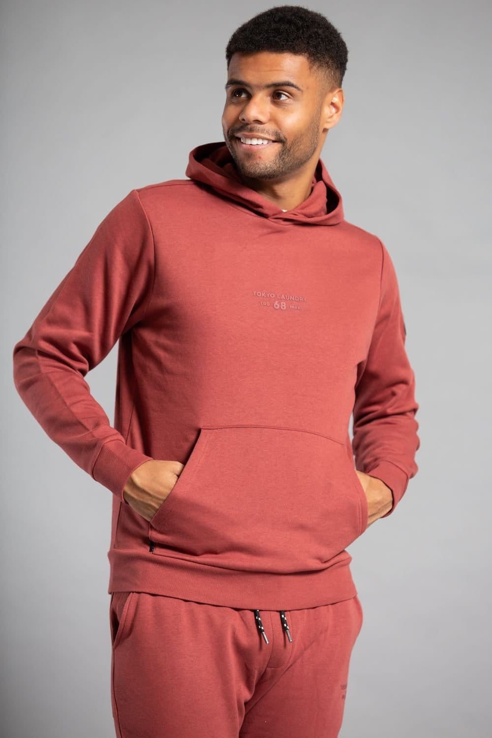Tokyo Laundry Tokyo Laundry Men's Cotton Blend Kangaroo Pocket Hoody in Red - 4