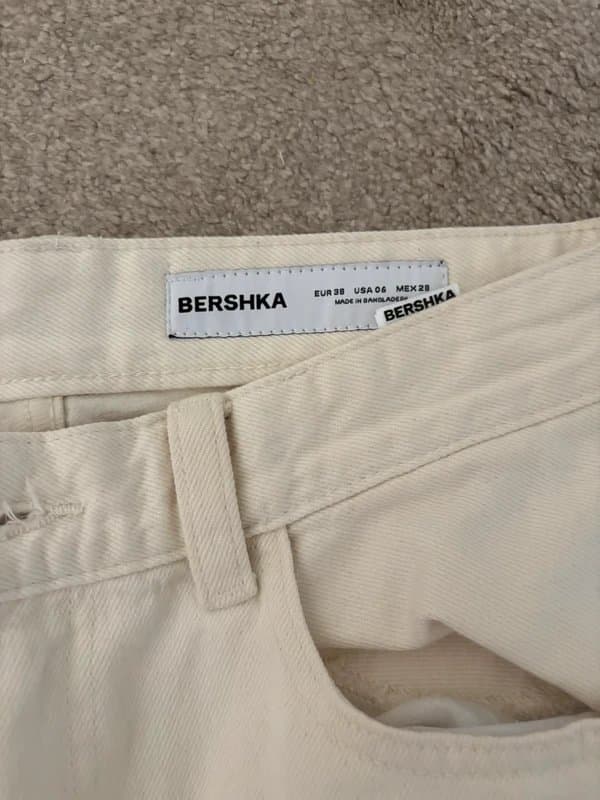 Bershka Bershka white barrel jeans
