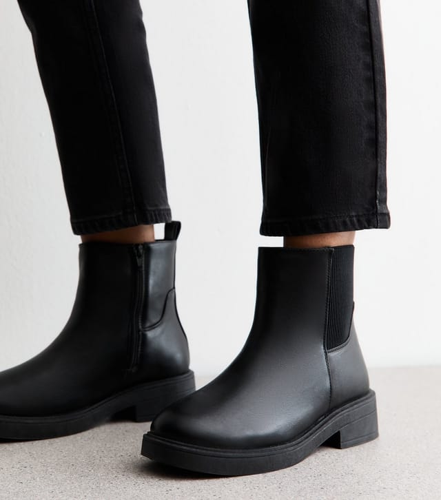 New Look Women's Wide Fit Black Faux Leather Chunky Sole Chelsea Ankle Boots Vegan New Look - 3