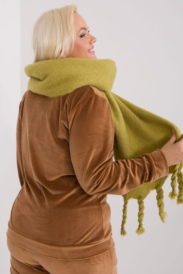 Love Lace Love Lace Women's Smooth Polyester Tassel Winter Scarf for Everyday Wear Wrap in Green - 3