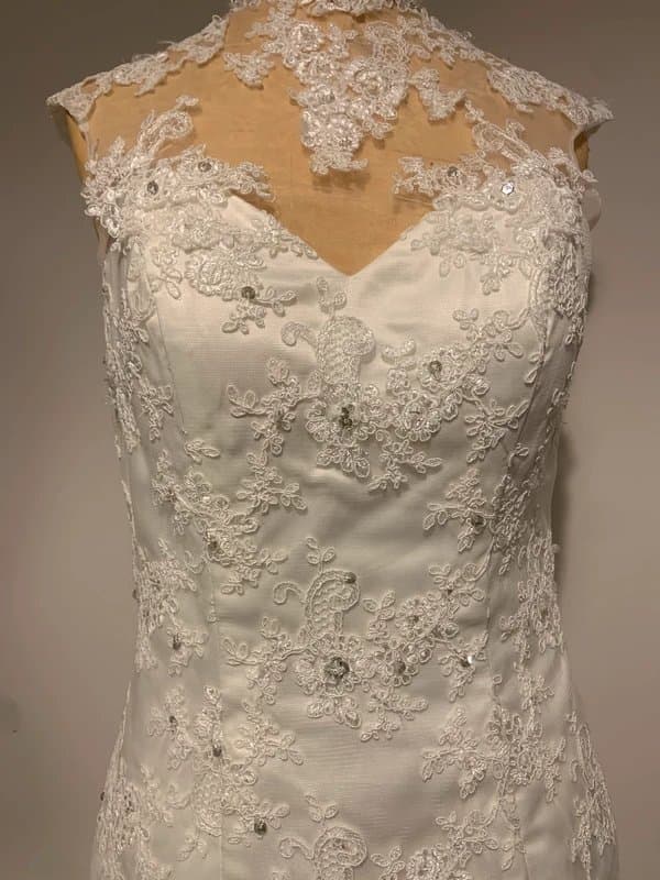 The Unbranded Brand Stunning High-Quality Illusion Lace Wedding Dress - UK 12 - Boutique Quality