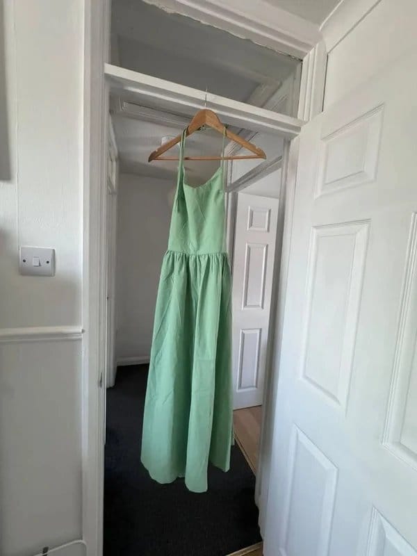 Green Elegant Green Backless Dress – Size S - 1