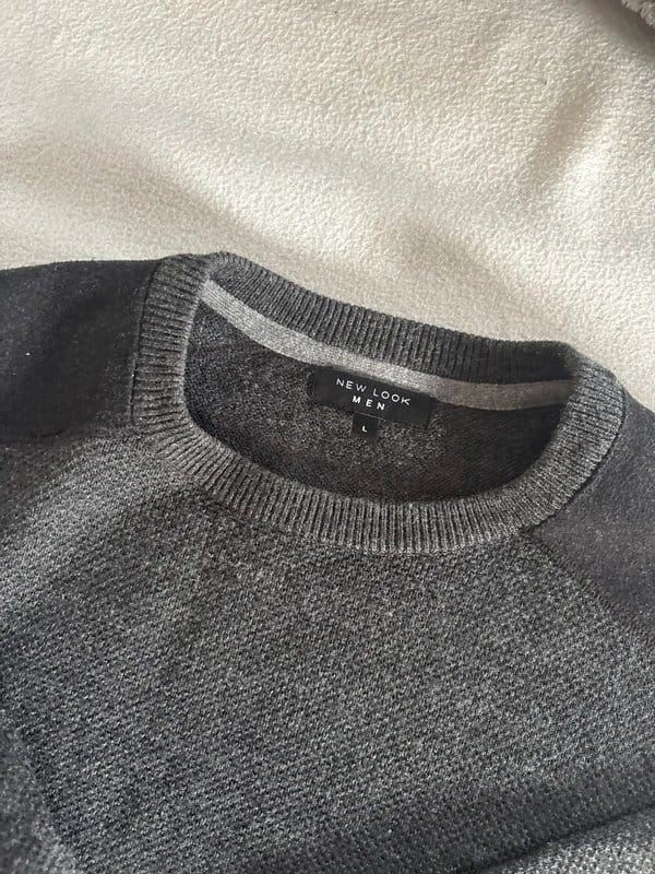 New Look Men's Black and Grey Knitted Sweater