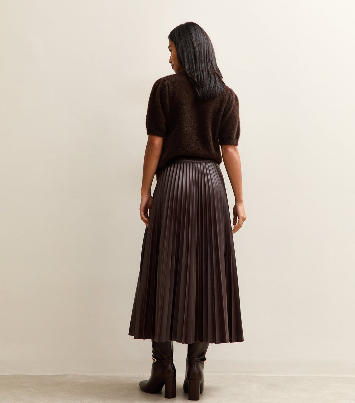 New Look Women's Petite Dark Brown Faux Leather Pleated Midi Skirt New Look - 4