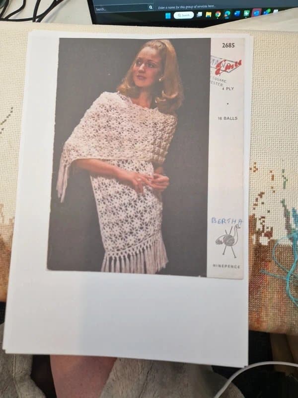 Emu Copy 70s Emu 2685 4 Ply Filigree Crochet pattern shawl stole