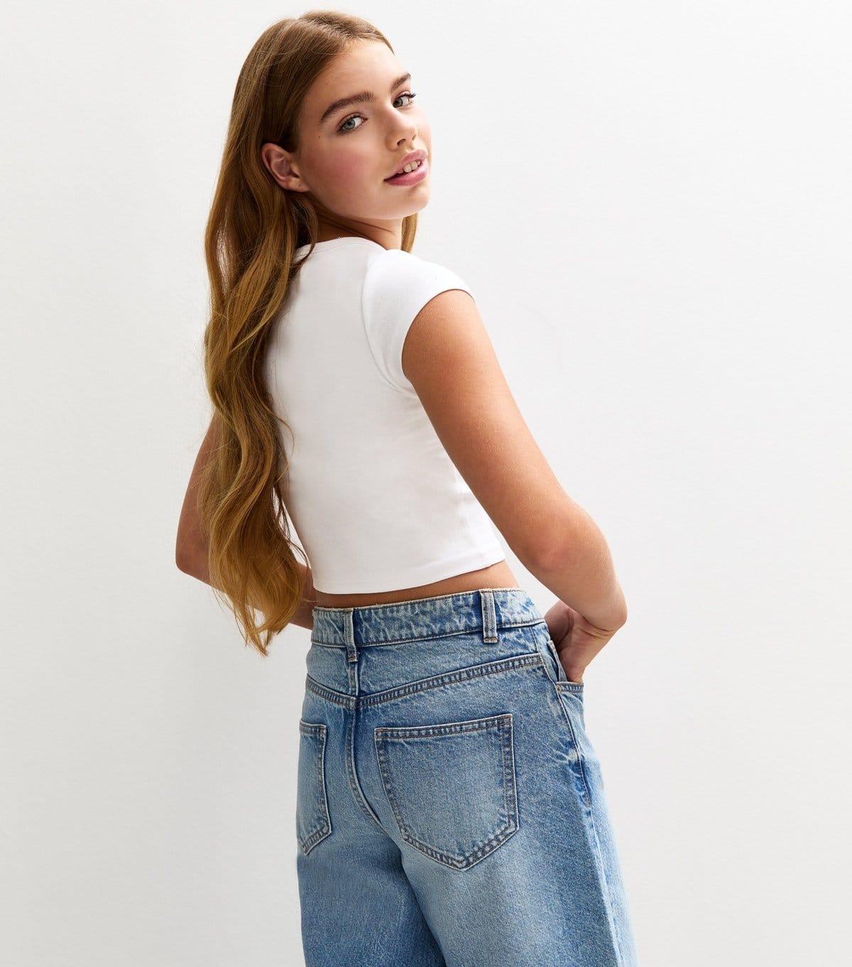 New Look Girls' White Leopard Print Cap Sleeve Cropped T-Shirt New Look - 4