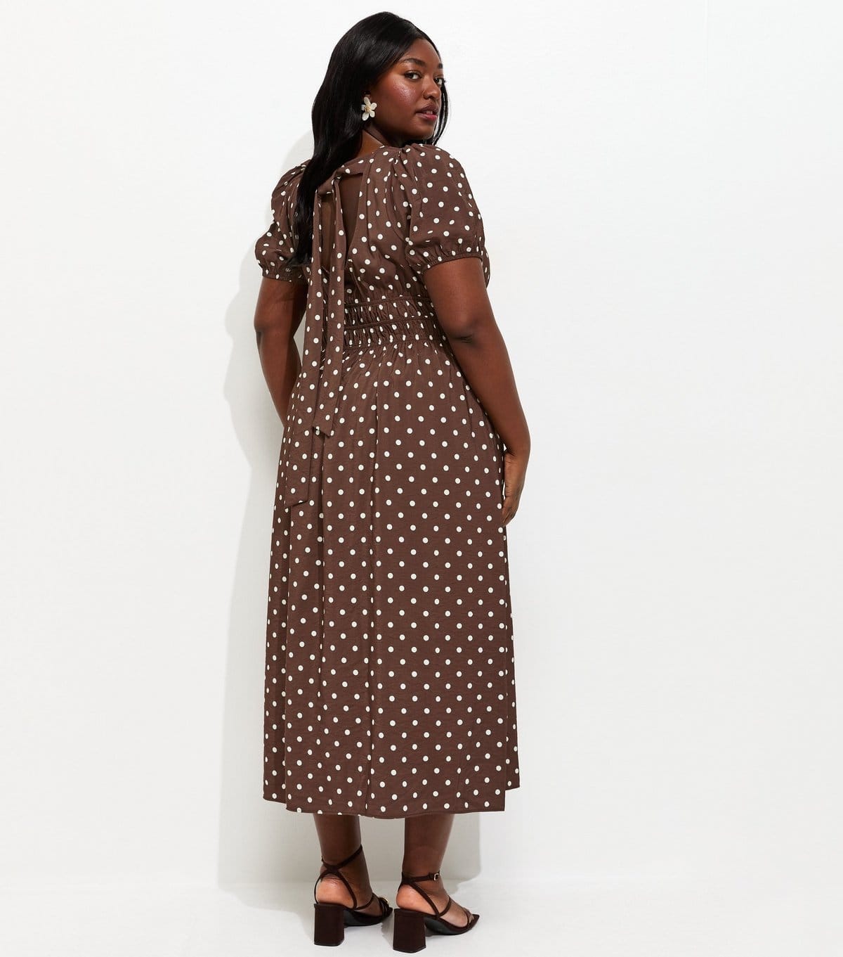New Look Women's Plus Size Brown Spot Print Ruched Waist V-Neck Midi Dress Curves New Look - 4