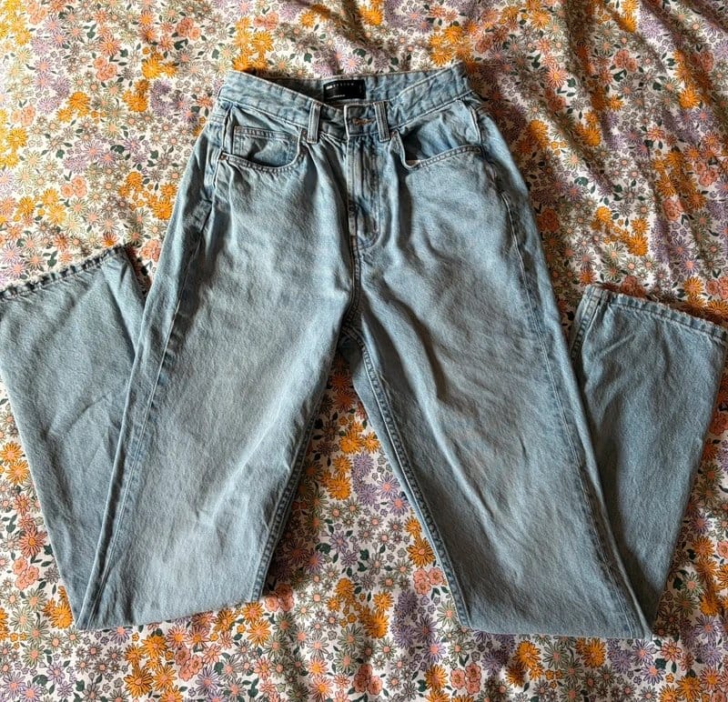 ASOS Design 90's Tall Straight Jeans in Vintage Lightwash