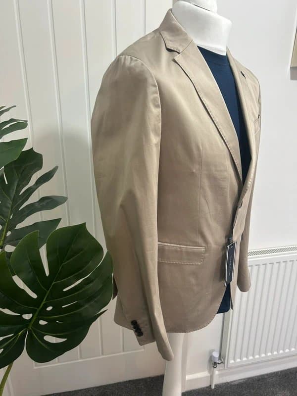 Tommy Hilfiger Tommy Hilfiger Beige Summer Blazer Size 40R Beige Premium Designer Fully Lined Blazer.  RRP£360