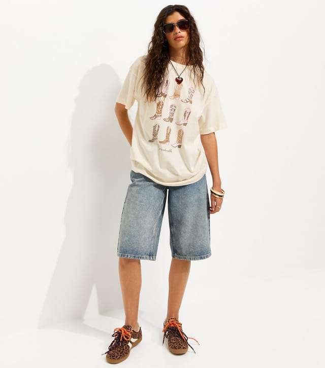 New Look Women's Off White Cotton Cowboy Boot Oversized T-Shirt New Look - 3