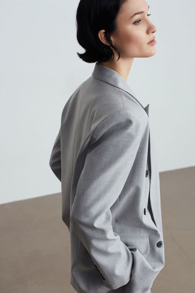 Dilvin Dilvin Women's Crepe Blazer Jacket in Light Grey - 2