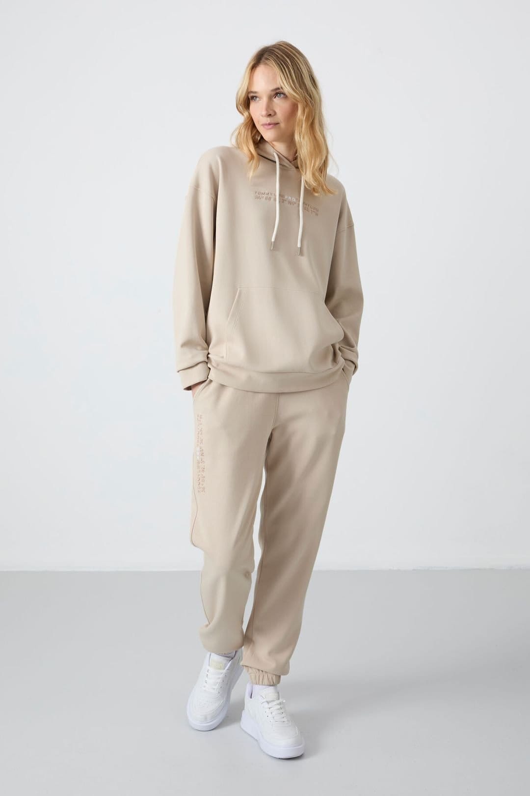 Tommy Life Tommy Life Women's Oversized Hooded Sweatshirt & Pants Set in Beige - 4