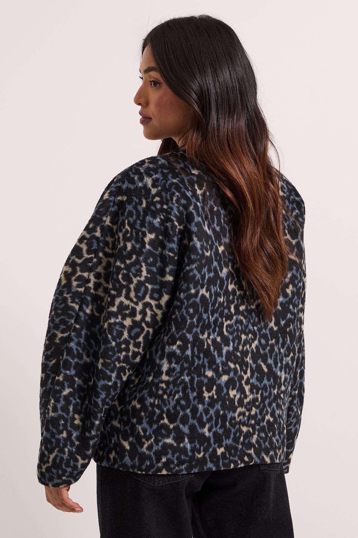 Dorothy Perkins Dorothy Perkins Women's Petite Short Collarless Animal Print Coat in Blue - 4