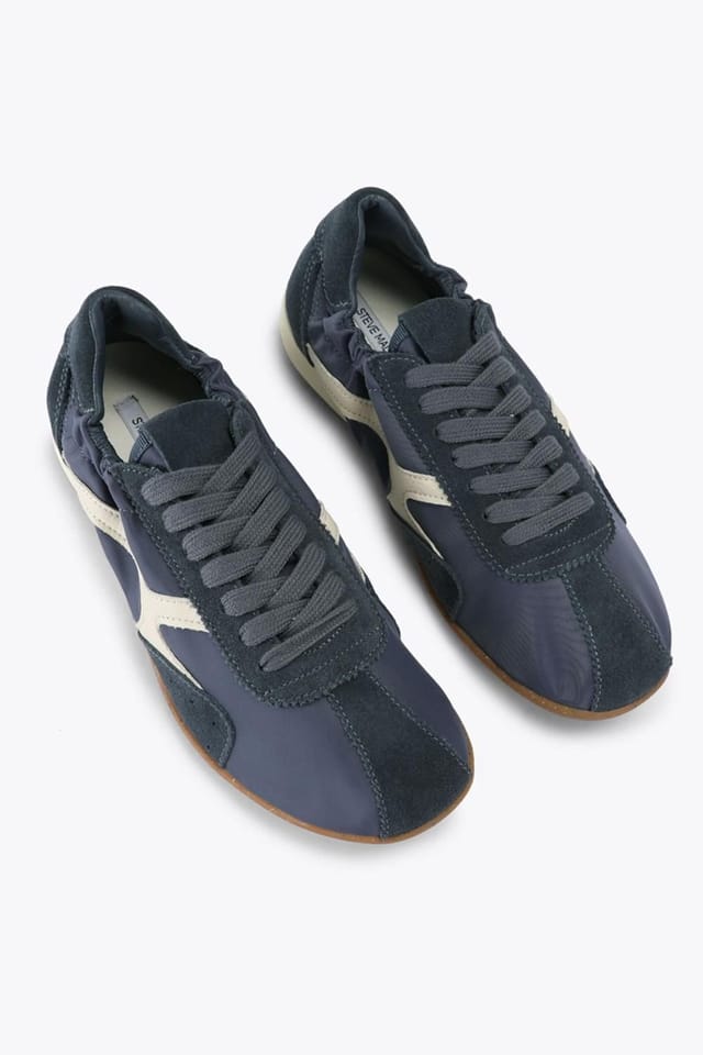Steve Madden STEVE MADDEN Women's 'Zion Navy' Trainers in Navy - 2