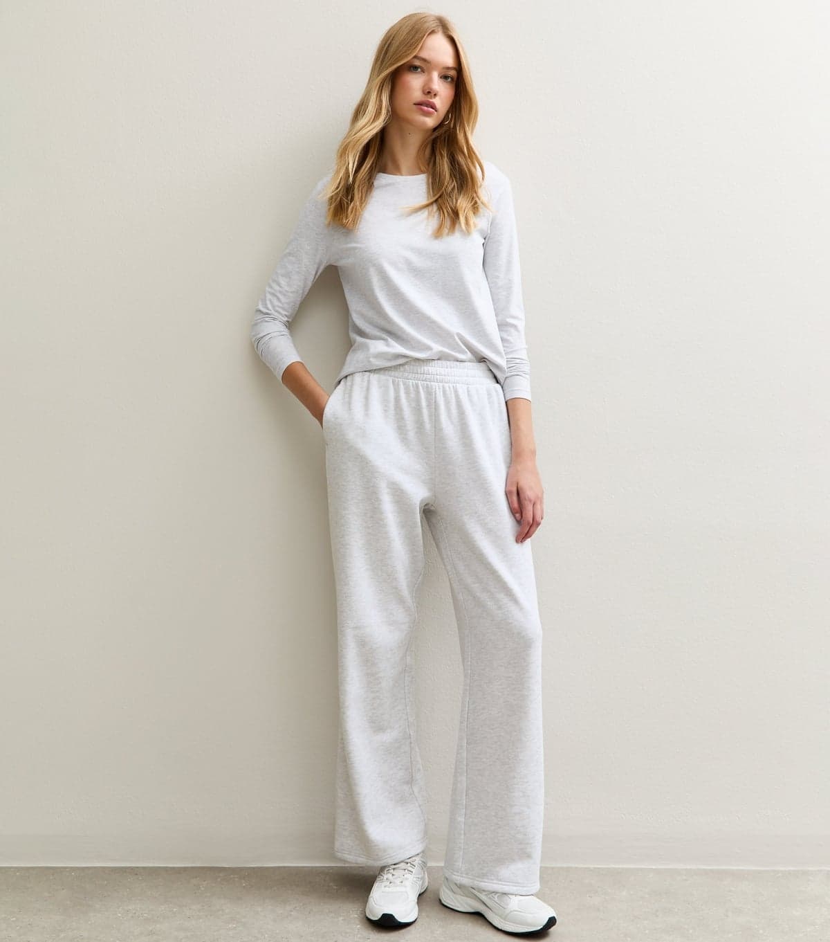 New Look Women's Light Grey Elasticated Waist Wide Leg Joggers New Look