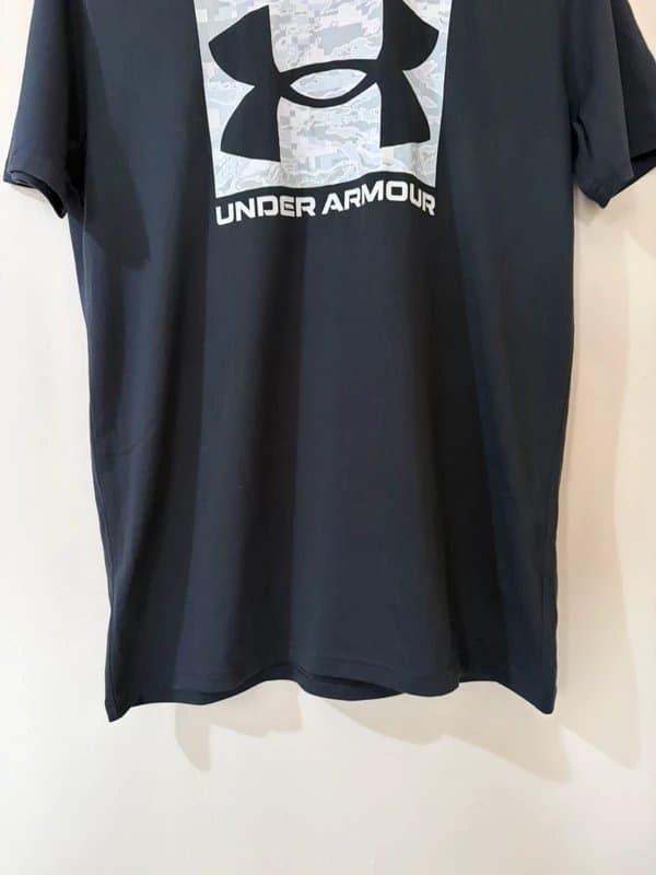 Under Armour Under Armour Men's Loose Fit Camo Graphic T-Shirt - Men’s Medium