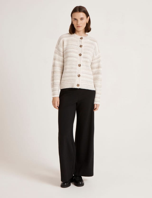 Finery London Finery London Women's Whitney Round Neck Knitted Cardigan in Warm White - 2