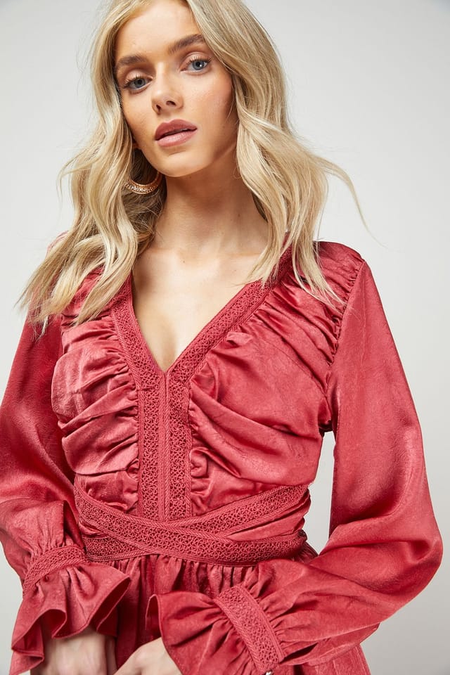 Oasis Oasis Women's Lace Trim Gathered V Neck Mini Dress in Rose - 2