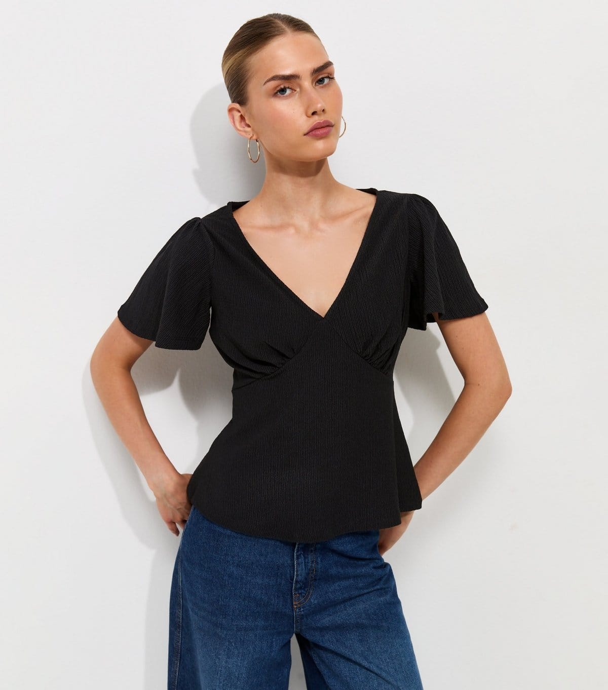 New Look Black Crinkled Flutter Sleeve V-Neck Tea Top