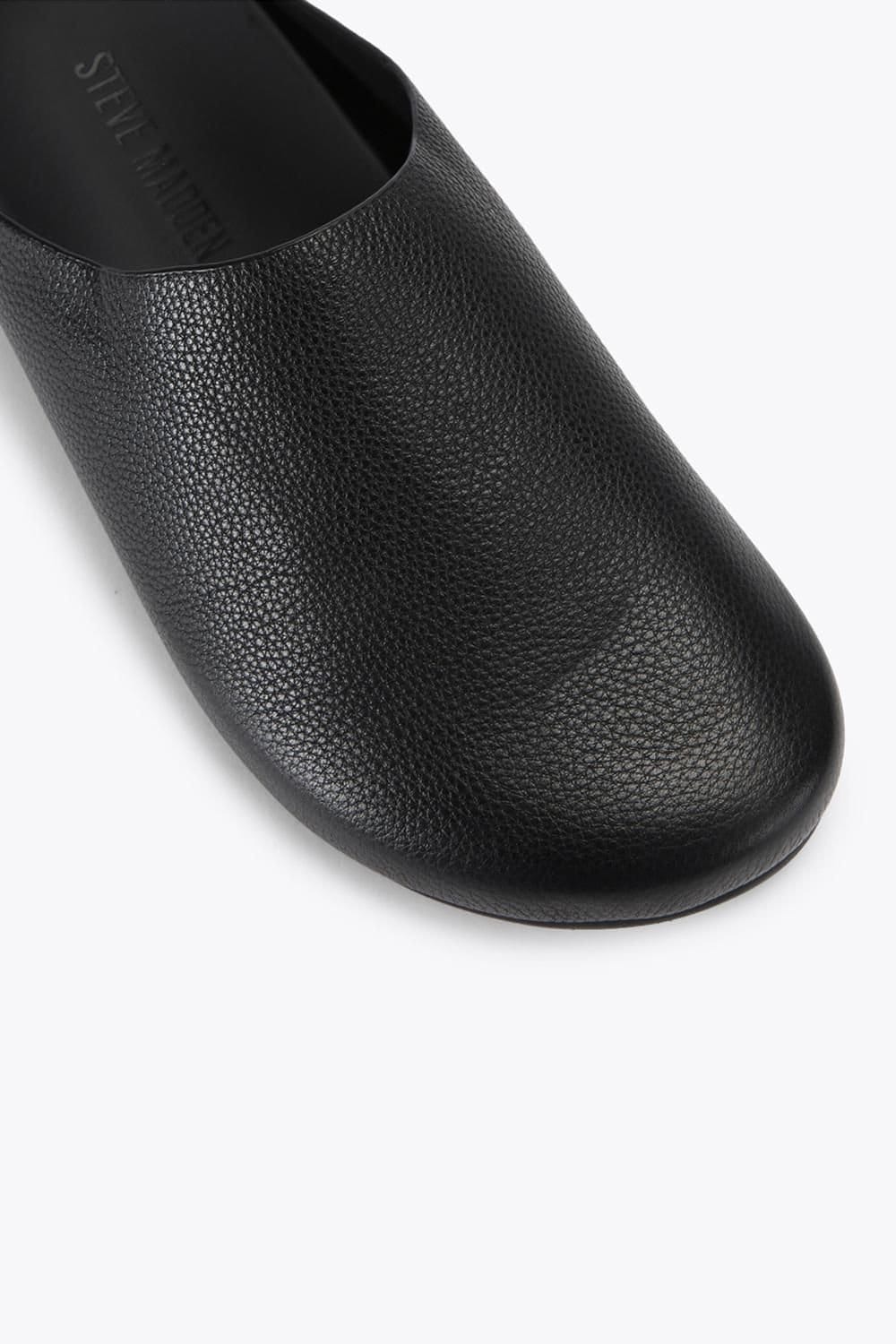 Steve Madden STEVE MADDEN Women's 'Fern Black Leather' Leather Flats - 4