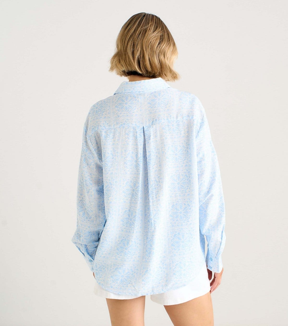 Gini London Women's Light Blue Cotton Rich Tile Print Shirt Gini London New Look - 4