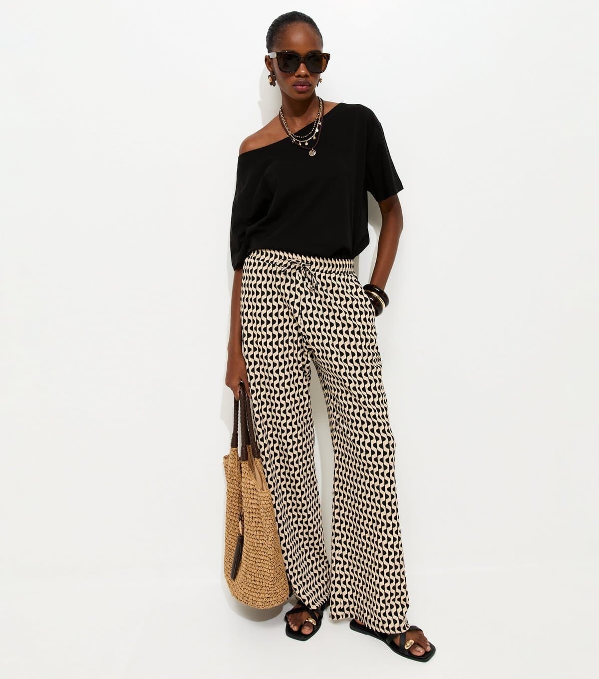 New Look Women's Black Geometric Crinkle Wide Leg Trousers New Look