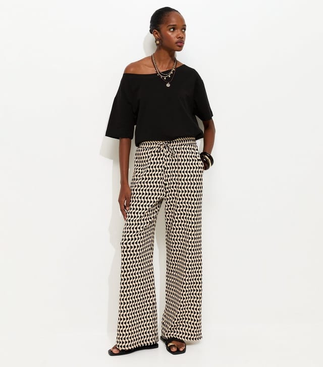 New Look Women's Black Geometric Crinkle Wide Leg Trousers New Look - 2