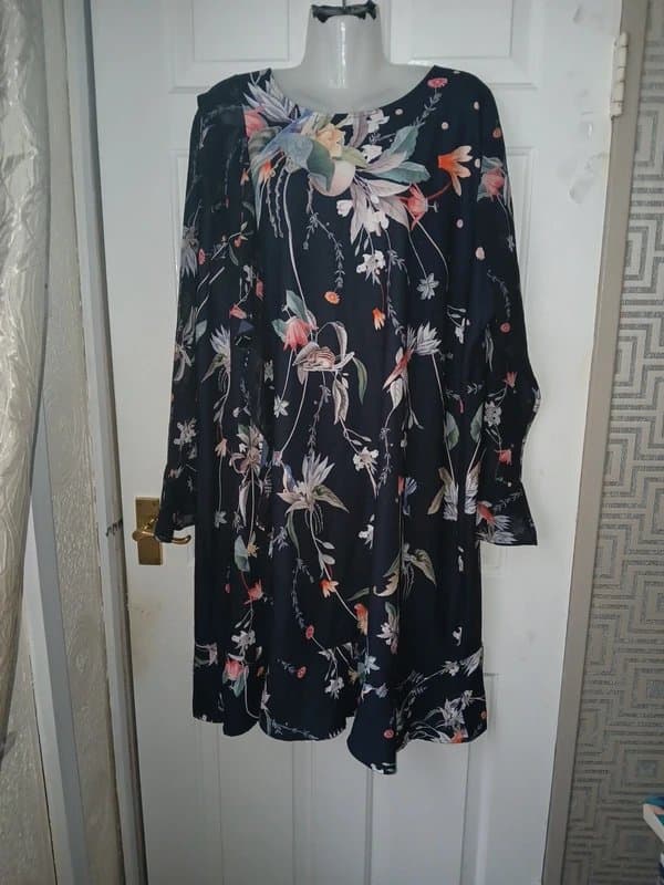 Lipsy Brand New Gorgeous Lipsy Ruffle Floral & Wildlife Dress Size 24