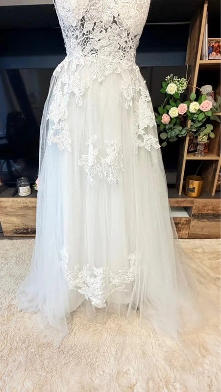 PRIVATE LABEL New shop sample lace boho wedding dress size 4/6 - 1