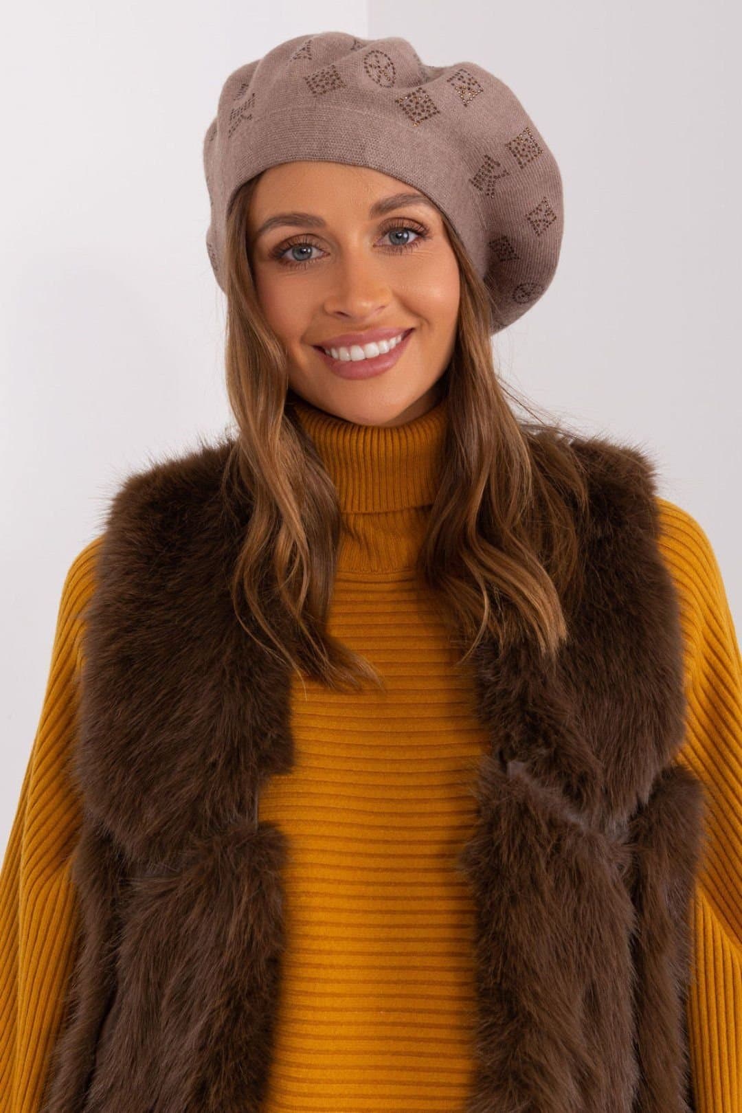 Love Lace Love Lace Women's Classic Wool Beret Hat for Warm Stylish Everyday Wear Fall Winter in Beige