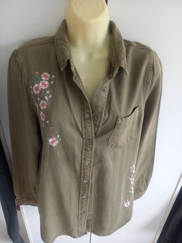 New Look Khaki New look embroidery flower shirt