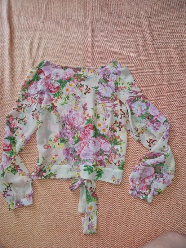 Punkyfish Size small punkyfish open back long sleeve floral top