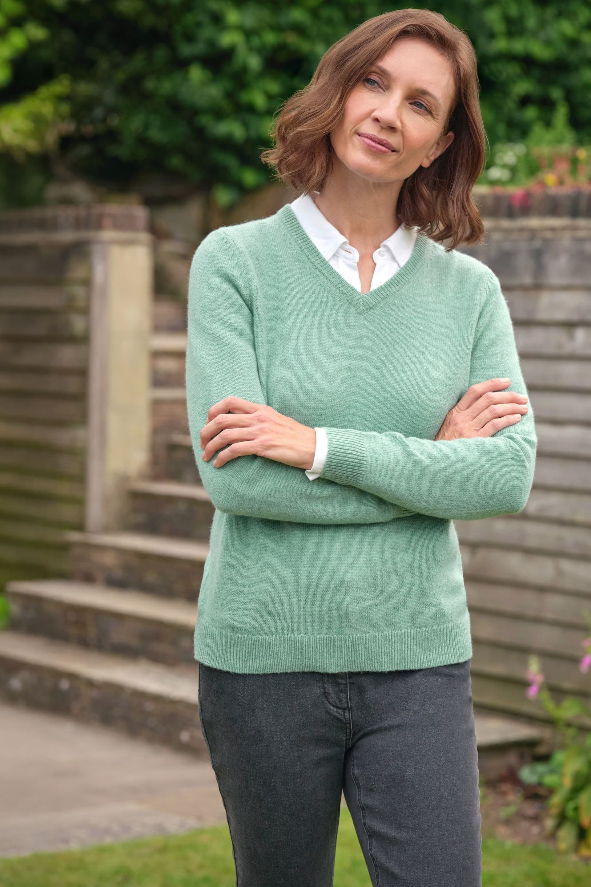 WoolOvers WoolOvers Women's 100% Wool Classic V Neck Jumper in Pale Green