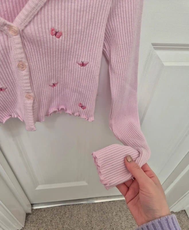 Bershka Size XS (roughly size 6-8) Bershka light pink cropped cardigan, great condition