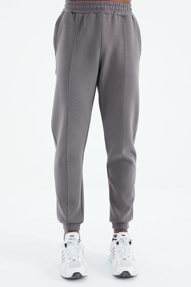 Tommy Life Tommy Life Men's Regular-Fit 3-Thread Fleece Sweatpants in Charcoal - 2