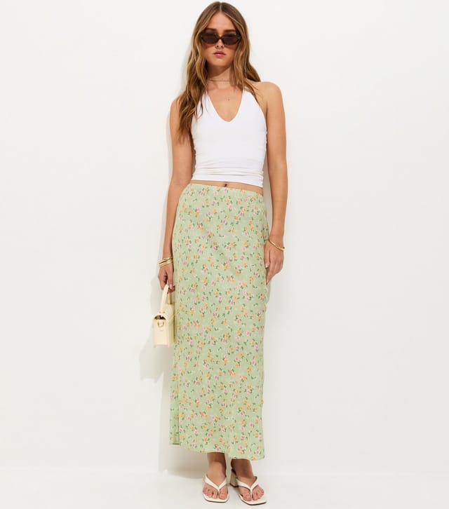 New Look Women's Light Green Floral Bias Cut Midi Skirt New Look - 2