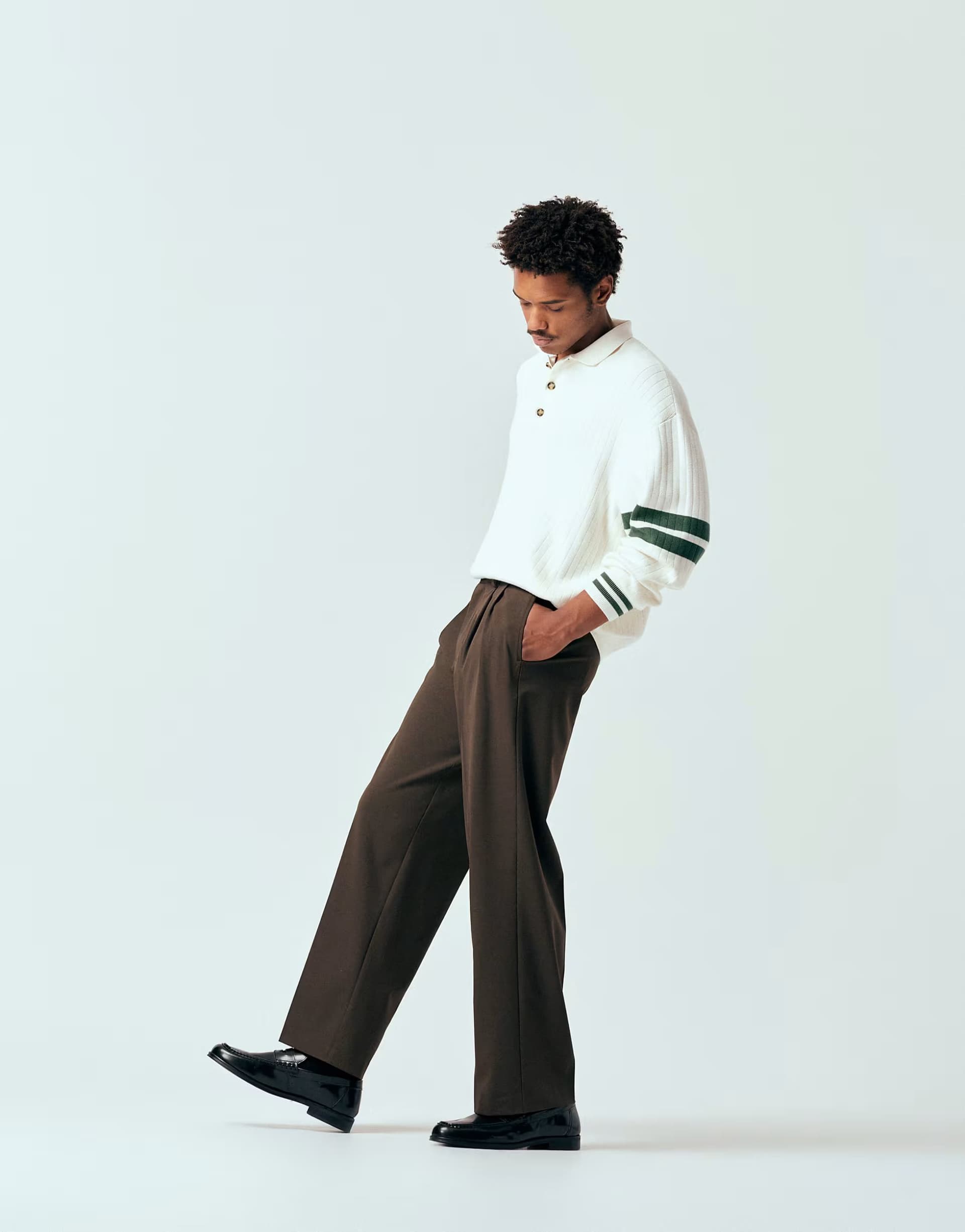 ASOS ASOS DESIGN smart wide leg double pleated trousers with exposed button in brown