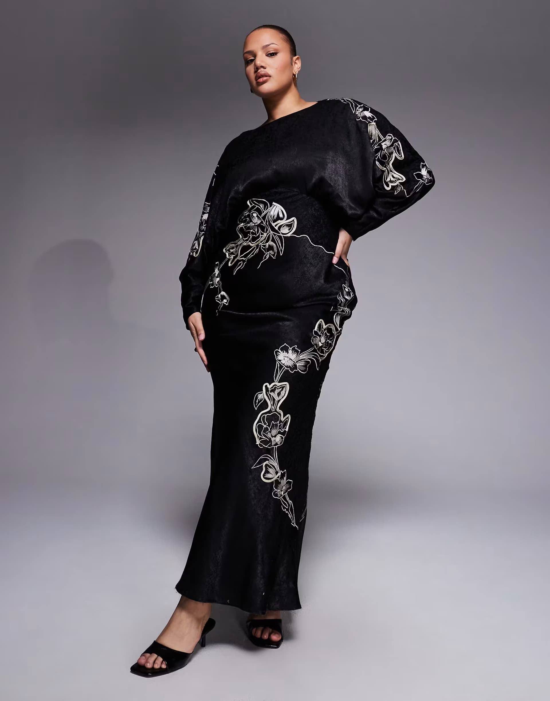 ASOS ASOS DESIGN Curve satin blouson embroidered batwing maxi dress in black