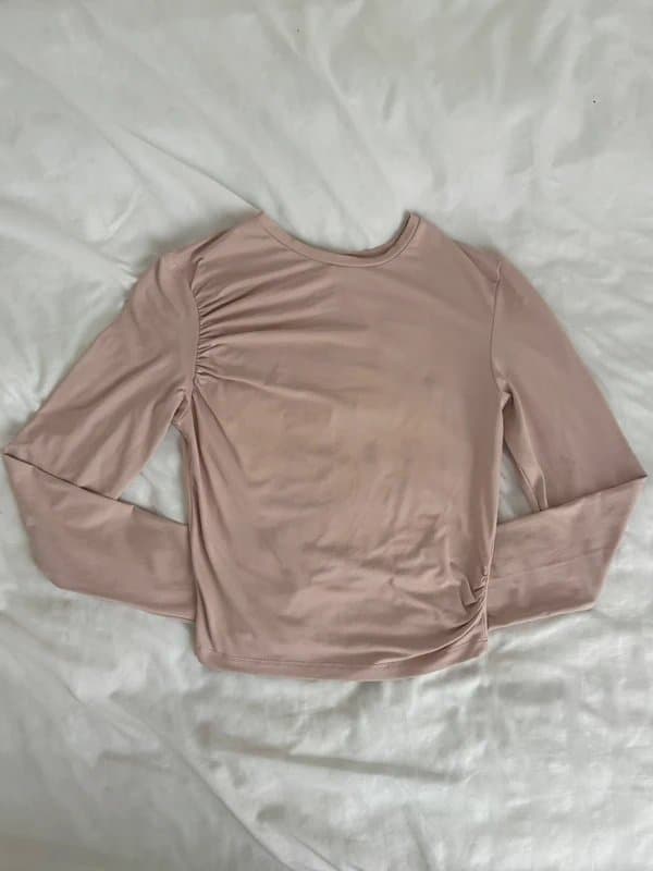 Bershka Bershka ruched detail long sleeve baby pink top - size small (S)