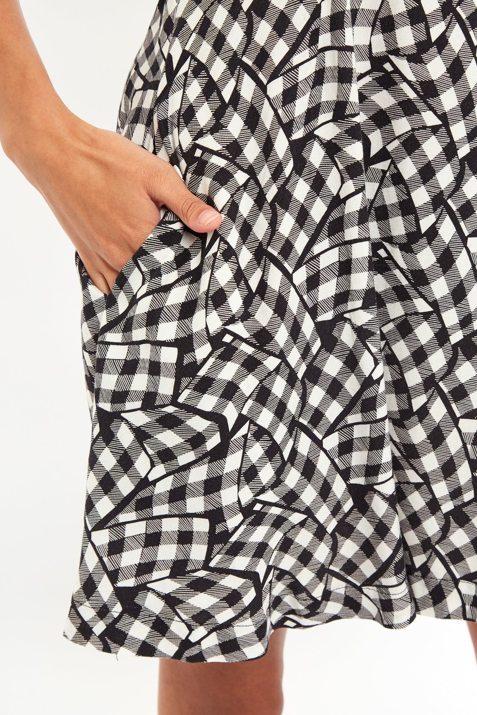 Louche Louche Women's Merle Gingham Twist Print V Neck Mini Tea Dress in Black - 4