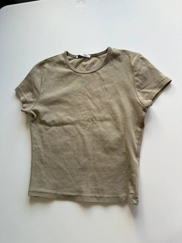 Bershka Bershka khaki green baby tee basic