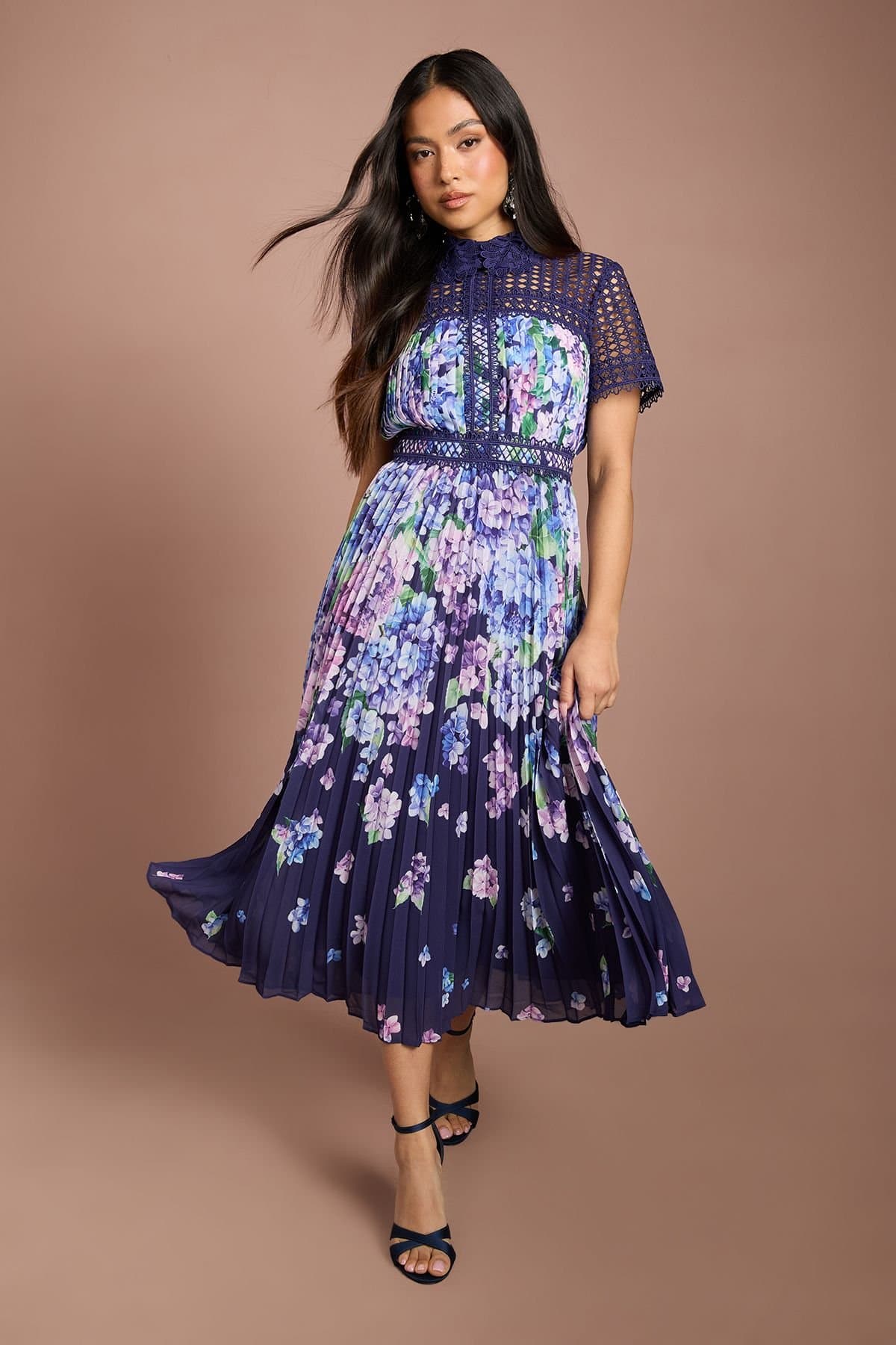 Coast Coast Women's Petite Lisa Tan Lace Pleated Printed Midi Dress in Navy