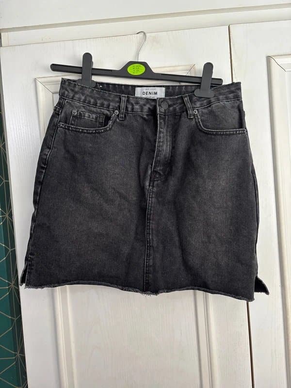 New Look Black denim skirt