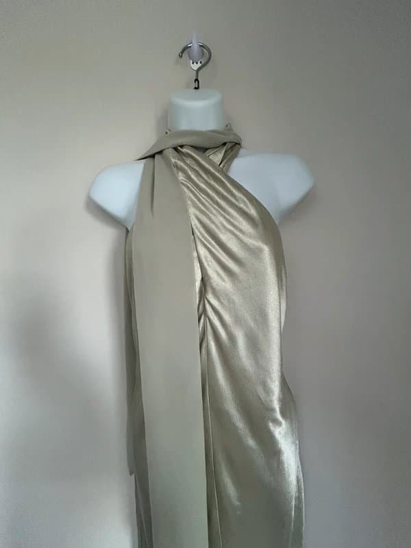 Mint Velvet * NEW * (no tags) Mint Velvet midi dress halter neck- stunning details- RRP £199 - UK 8