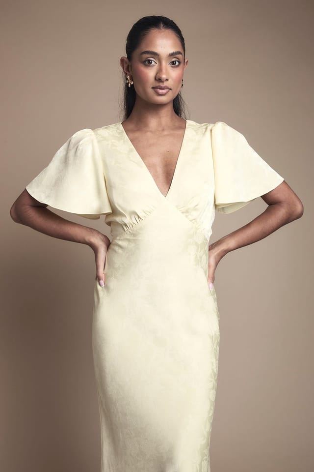 Oasis Oasis Women's Angel Sleeve Satin Jacquard Bridesmaid Maxi Dress in Butter - 2