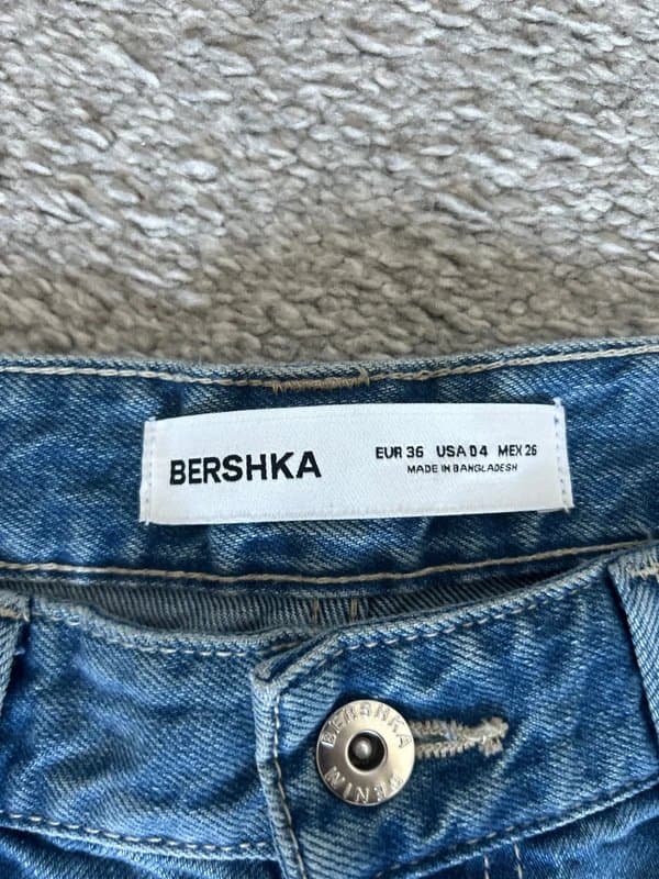 Bershka Brand New Baggy Bershka Jeans - w28