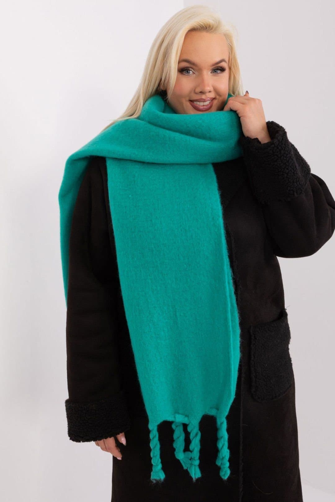 Love Lace Love Lace Green Polyester Tassel Scarf for Fall Winter