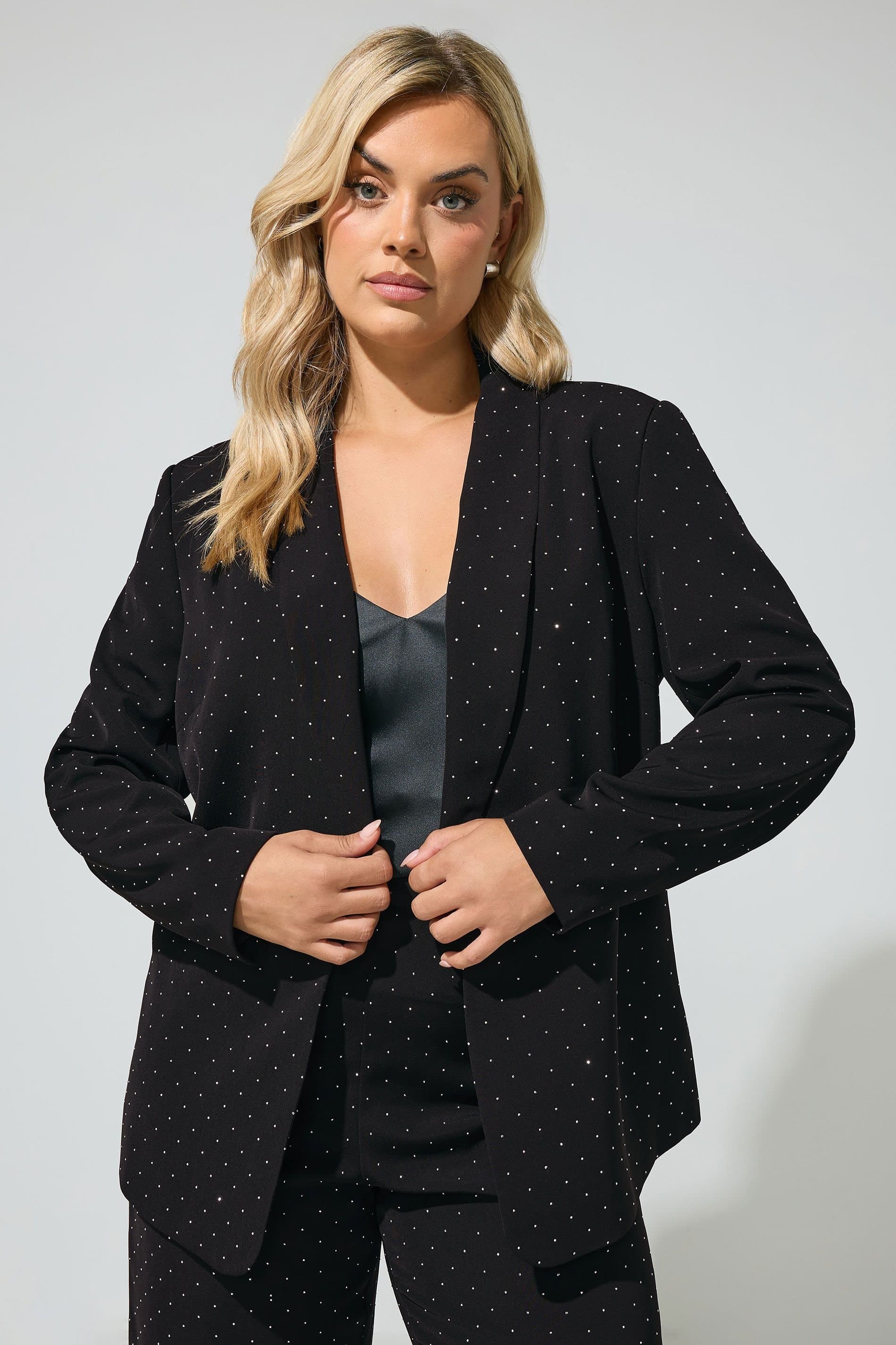 Yours Yours Women's Stud Blazer in Black